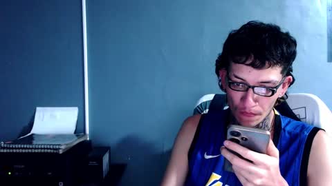 johnsonisaac94  online show from December 24, 7:06 am