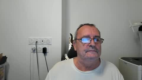 jojo04800 online show from December 5, 11:07 pm