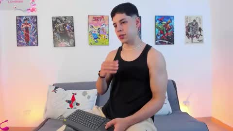 Instagram jonathanfit14 online show from January 17, 9:27 pm