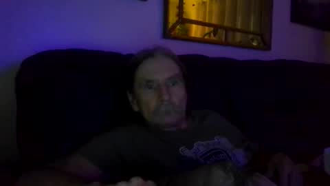 Jonelvis123456 online show from December 3, 10:43 am