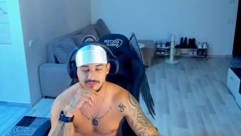 Snapshot of jonnyporn1 chatting on October 22, 7:49 pm jonnyporn1 online show from October 22, 7:49 pm