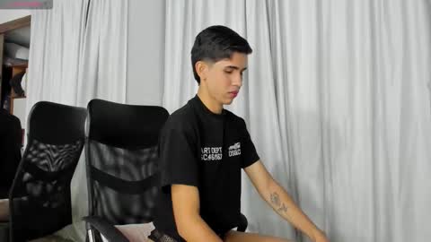 Snapshot of joshua_sanz chatting on October 11, 3:54 am Joshua Sanz  online show from October 11, 3:54 am