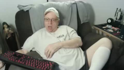 jpmel99 online show from October 31, 11:19 pm