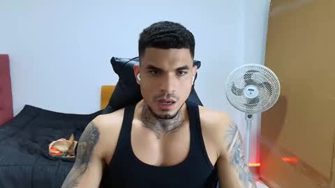 juan_gomez_1 online show from November 25, 12:12 am