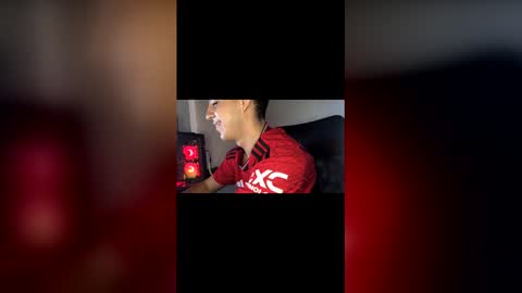 juannvalencia11 online show from April 11, 1:58 pm