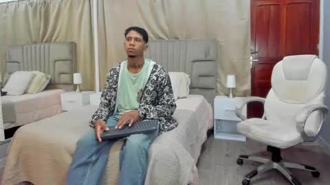 julian billy online show from February 25, 11:19 am