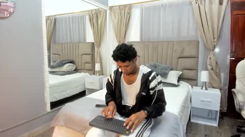 julian billy online show from January 7, 11:33 am