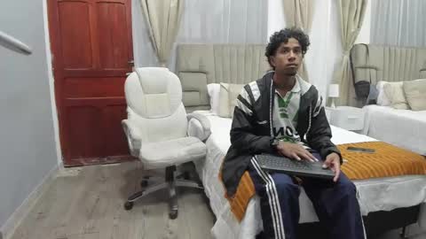 julian billy online show from December 3, 11:21 am