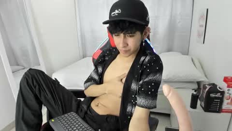 Julian online show from March 11, 7:21 pm