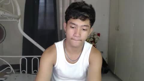 Cyril online show from April 4, 2:52 am