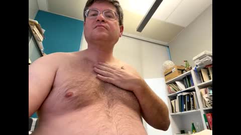 justfunguy221287 online show from November 18, 9:39 pm