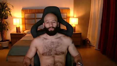 Justin online show from April 18, 11:59 pm