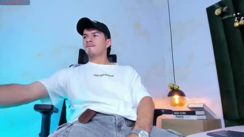 Justin online show from December 13, 7:42 pm