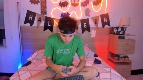 Snapshot of justinbiler chatting on October 24, 12:40 pm Justin online show from October 24, 12:40 pm