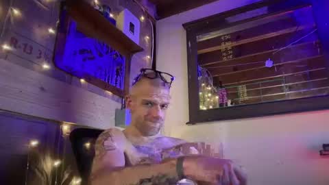 Snapshot of justinmoore1987 chatting on February 19, 5:27 pm justinmoore1987 online show from February 19, 5:27 pm