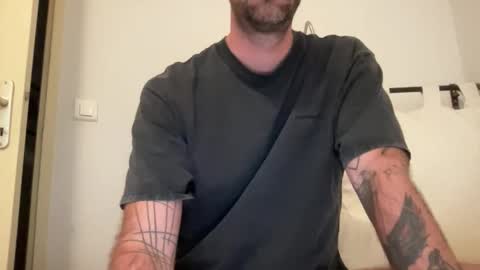 justmeandyou00 online show from November 14, 2:51 pm