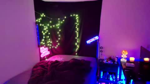 Eetantungfuk Mias online show from February 14, 11:42 am