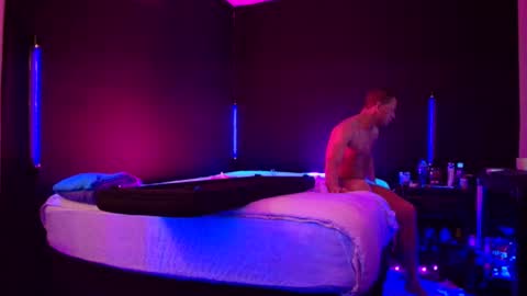 Eetantungfuk Mias online show from February 16, 9:59 am