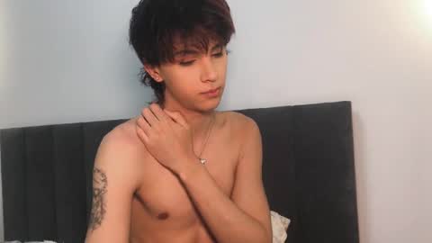 Snapshot of k0sta_32 chatting on February 10, 5:03 am  k0sta online show from February 10, 5:03 am