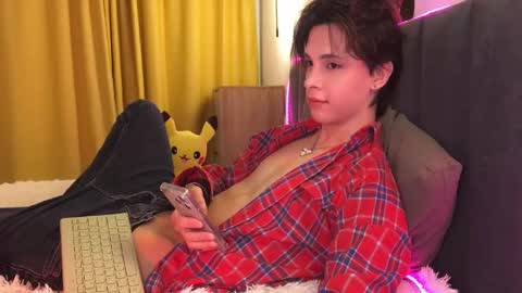 Snapshot of k0sta_32 chatting on March 5, 10:33 am  k0sta online show from March 5, 10:33 am