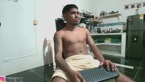 k_florez online show from April 8, 4:24 am