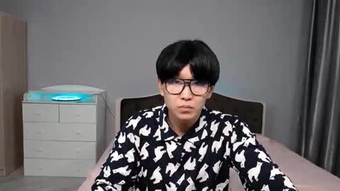 Kai Chicken online show from December 2, 8:23 pm