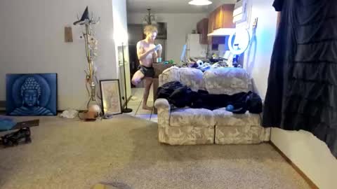 Kaiku77 online show from December 14, 6:09 am