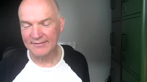 Robbie online show from March 11, 3:34 pm