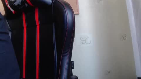 Snapshot of karolhorny96 chatting on February 19, 2:12 pm Karol  online show from February 19, 2:12 pm