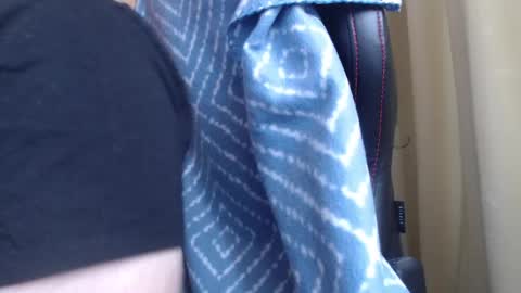 Snapshot of karolhorny96 chatting on February 5, 9:57 am Karol  online show from February 5, 9:57 am