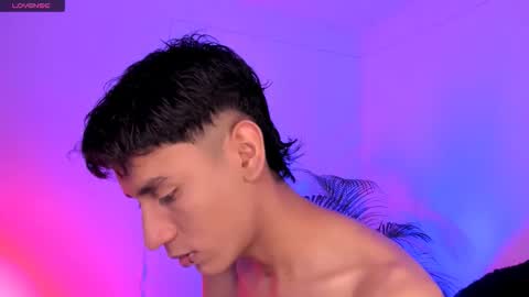 Alejandro Gonzalez online show from December 5, 3:24 am