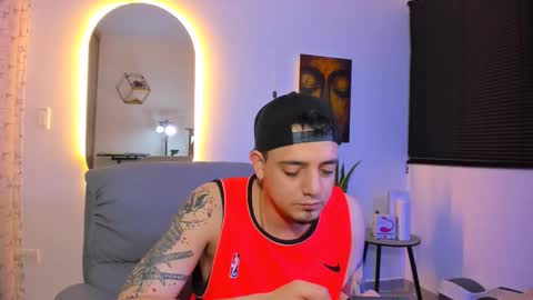 kendel_dimitri online show from February 25, 4:13 am