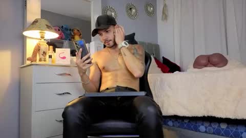 Chriss Morales online show from January 15, 1:31 am