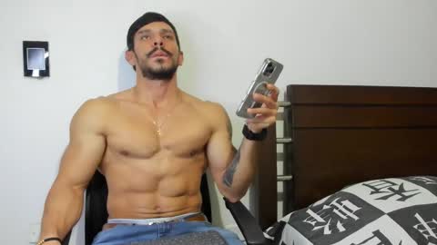 kevin_malone22 online show from March 3, 1:46 am