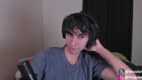 Snapshot of khozler_ chatting on October 22, 4:49 am khozler_ online show from October 22, 4:49 am