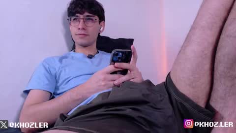 khozler_ online show from January 12, 2:37 am