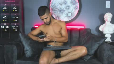 Khriss brown online show from January 30, 9:47 pm