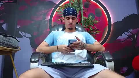 king voy online show from November 17, 8:01 pm