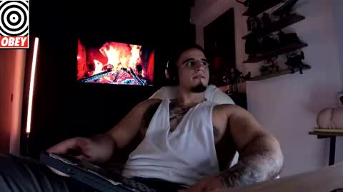 King Bear online show from November 6, 8:39 am