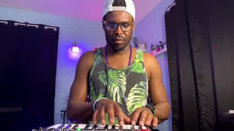 KC online show from March 2, 4:39 am