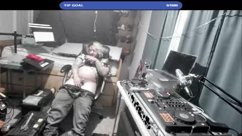 Snapshot of kinkybiguy14 chatting on September 12, 5:07 am Kinky Cassie online show from September 12, 5:07 am