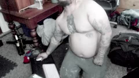 Snapshot of kinkybiguy14 chatting on September 22, 2:33 am Kinky Cassie online show from September 22, 2:33 am