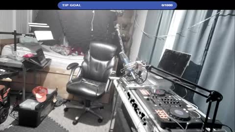 Snapshot of kinkybiguy14 chatting on September 13, 7:09 am Kinky Cassie online show from September 13, 7:09 am
