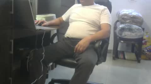 kinkyguy7979 online show from December 2, 4:07 pm