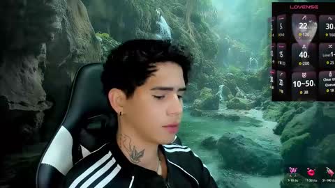 kiss_whitee online show from February 19, 12:19 am