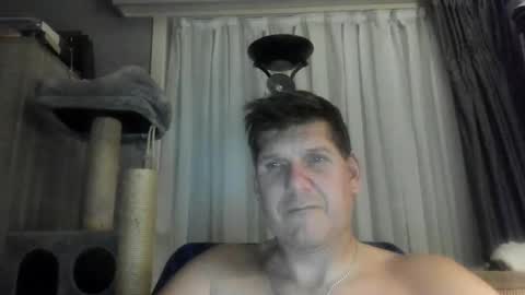 krisv80 online show from October 20, 8:46 pm