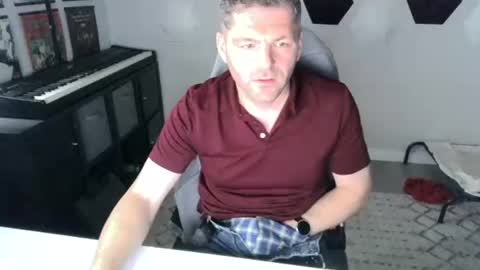 kuk_ online show from December 5, 6:26 pm