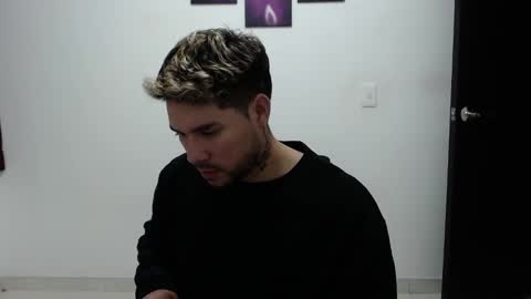 Snapshot of kyle_wilson_ chatting on September 24, 8:57 am Kyle Wilson Follow me online show from September 24, 8:57 am