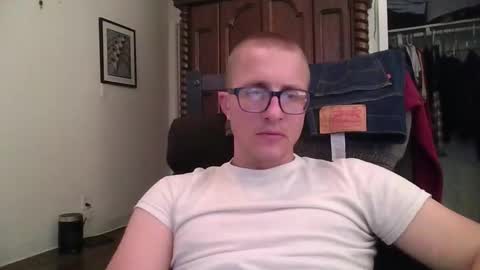 kylerace online show from April 8, 1:28 am