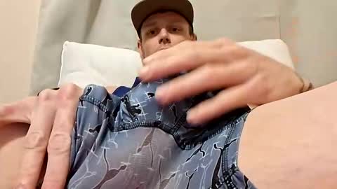 Thickcock813 online show from December 1, 3:20 am